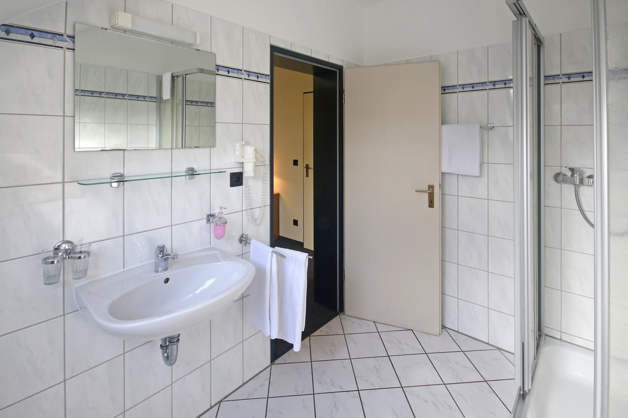 Single Room,632044389:JPEG