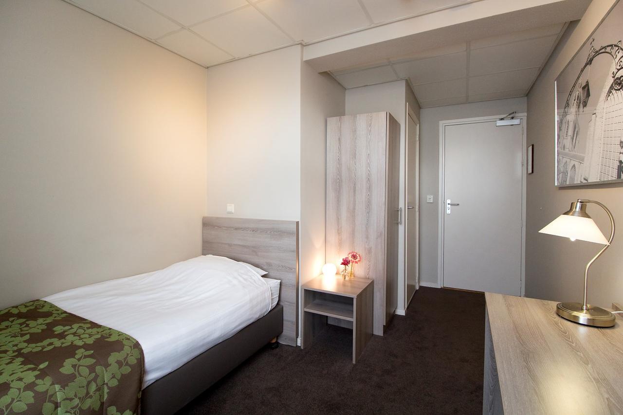 Single Room,958486519:JPEG