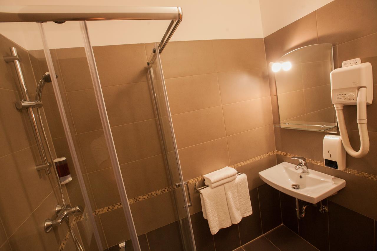 Triple Room Disability Access,632481897:JPEG