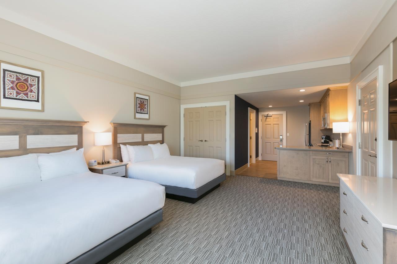 Deluxe Queen Room with Two Queen Beds