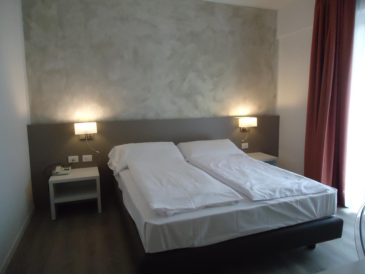 Triple Room,665794689:JPEG