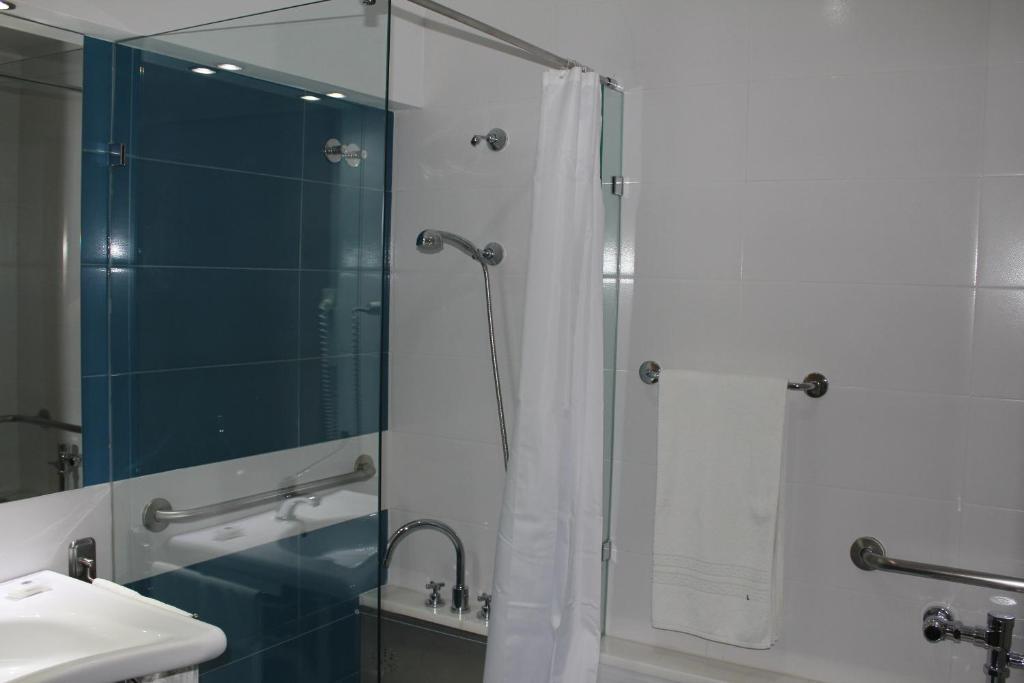 Twin Room,1772908586:JPEG