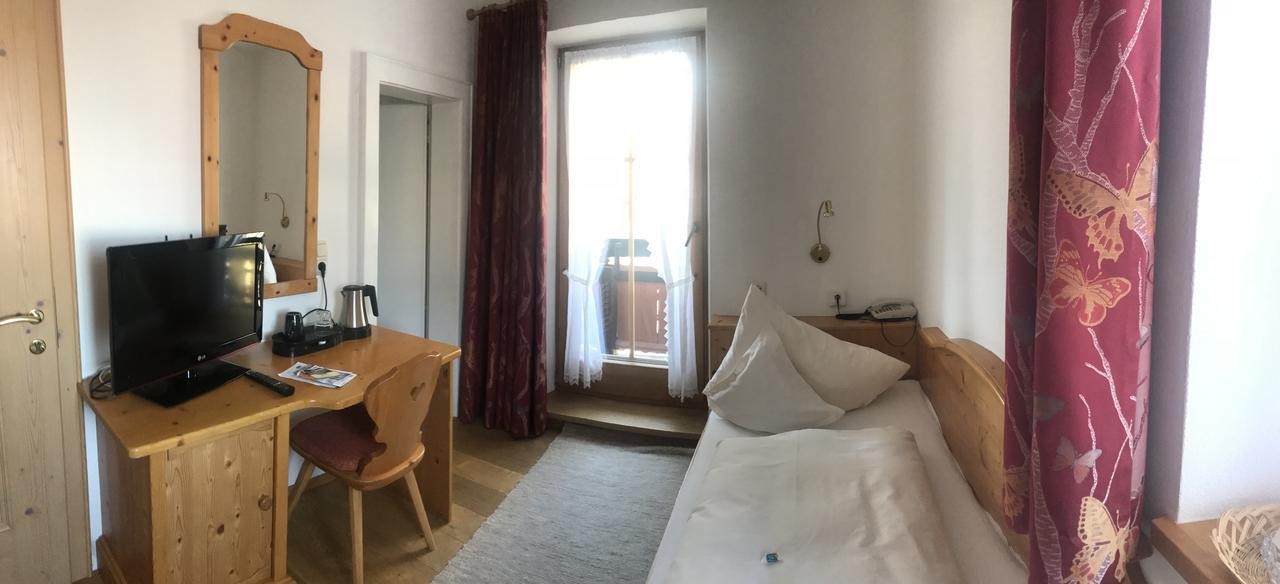 Single Room,1583067273:JPEG