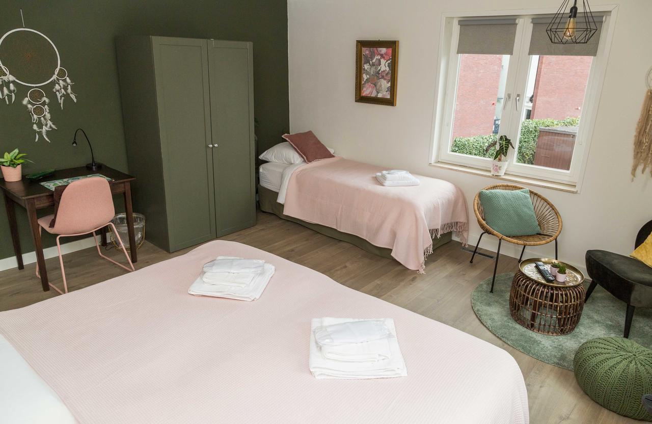 Triple Room,633145410:JPEG