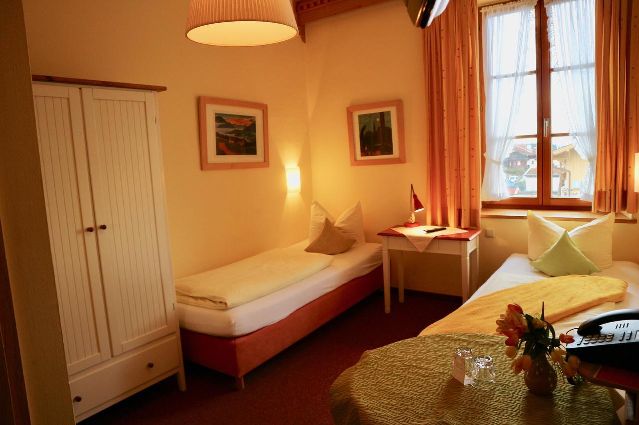 Budget Twin Room "Klein aber Fein" street side