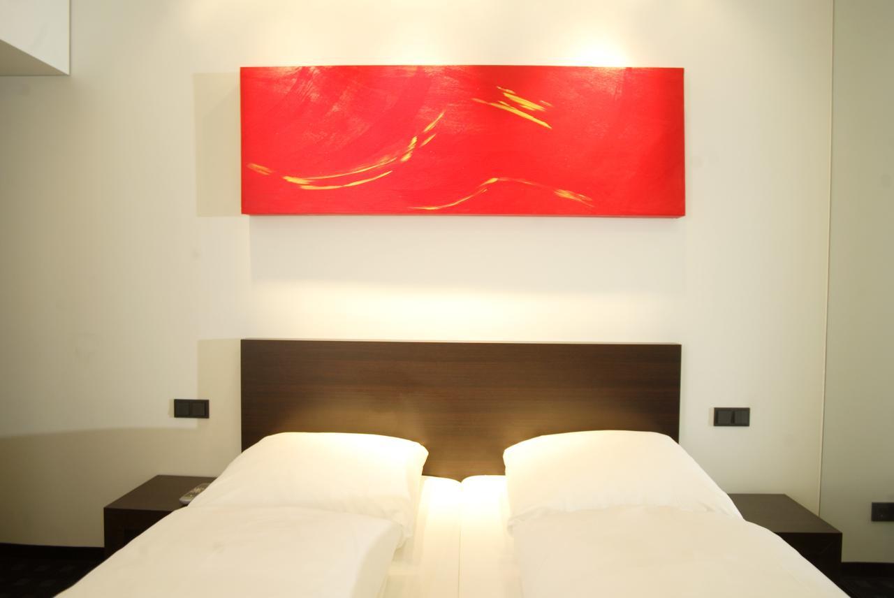 Two-Bedroom Suite,633222093:JPEG