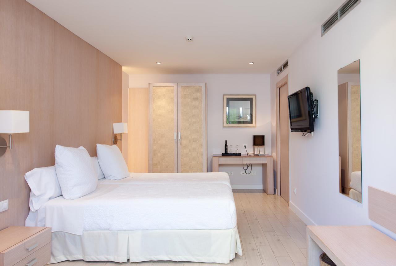 Double Room with Extra Bed (3 Adults),1029691495:JPEG