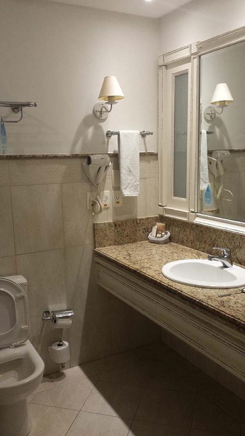 Quarto Deluxe com Cama de Casal ou 2 de Solteiro e Varanda