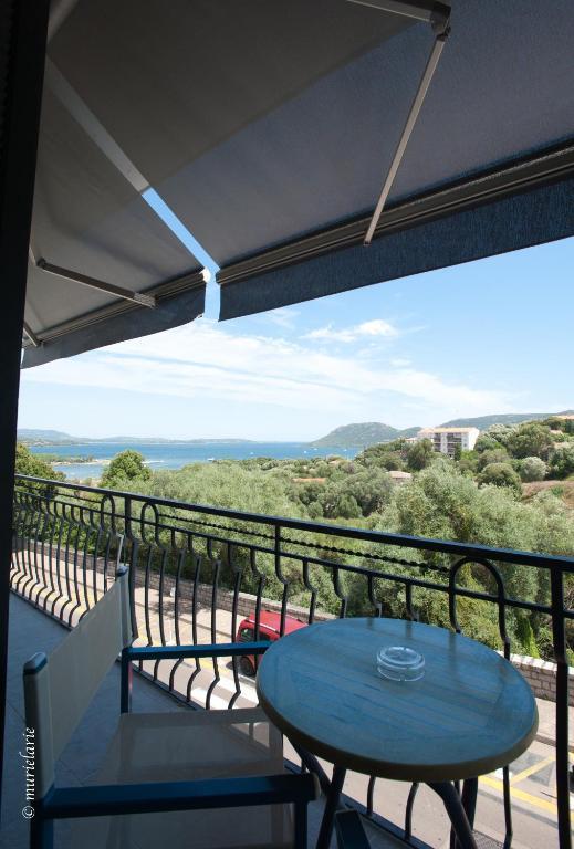 One-Bedroom Apartment Balcony Sea View,255737377:JPEG
