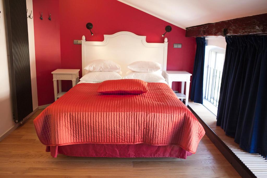 Small Double Room,690724005:JPEG