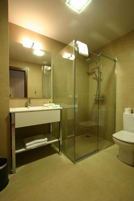 Double or Twin Room Extra Bed,63467923:JPEG