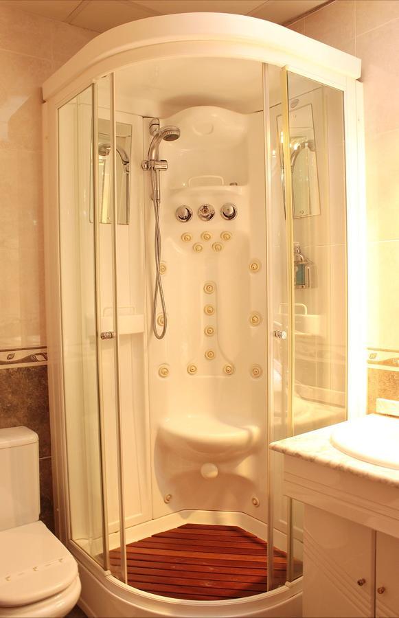 Classic Quadruple Room