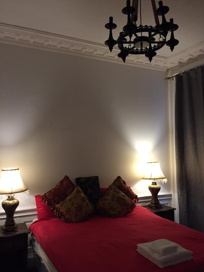 Royal Mile View Studio Apartment Panmure