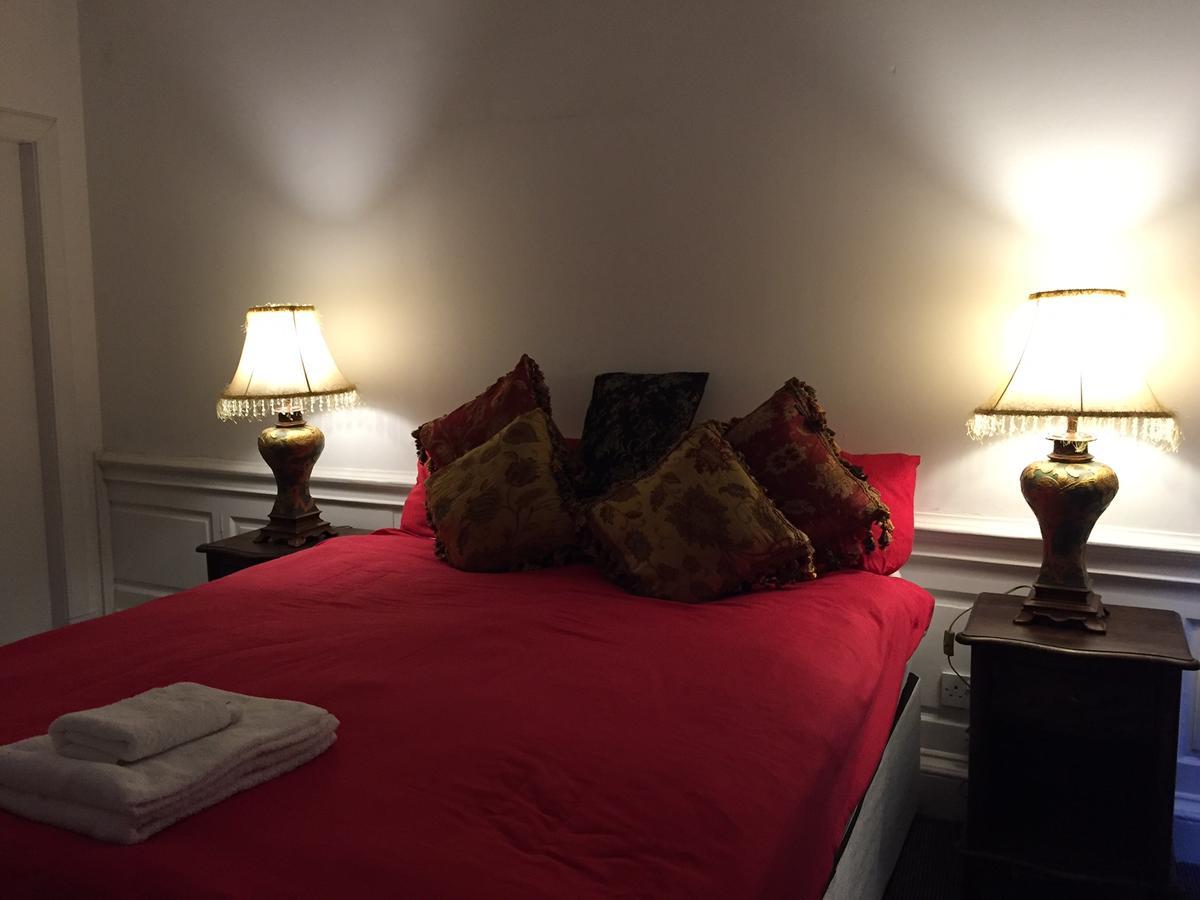 Royal Mile View Studio Apartment Panmure