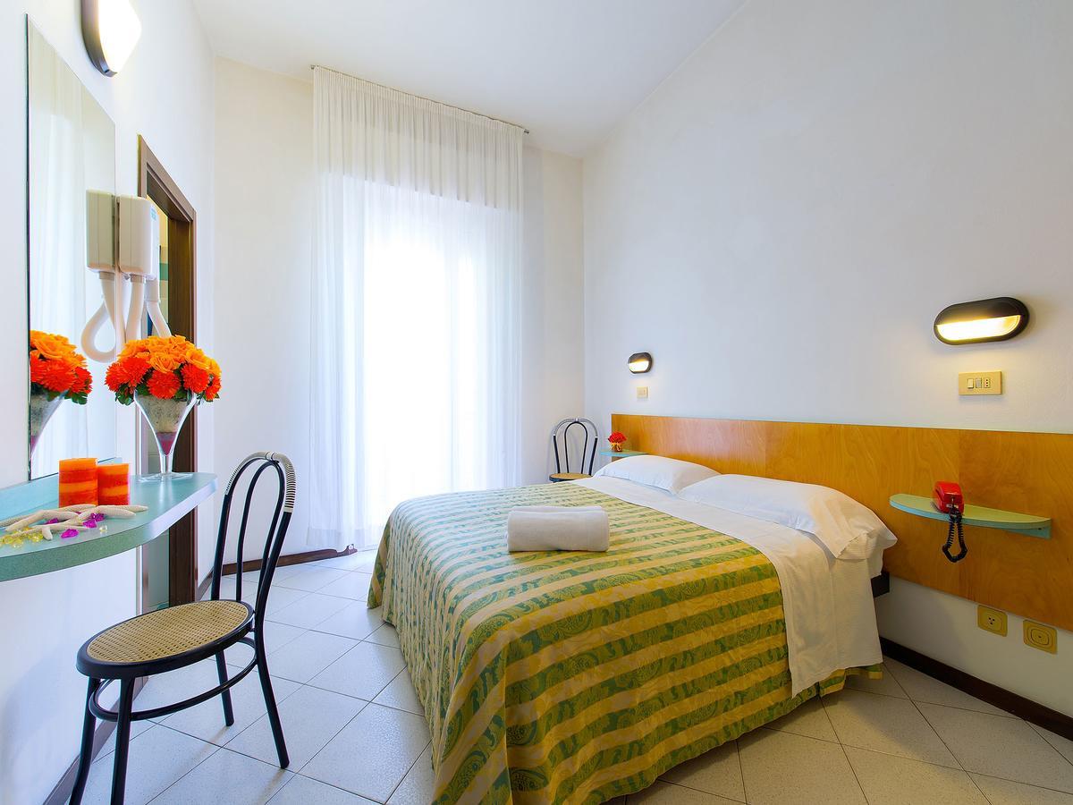Economy Double or Twin Room,665887152:JPEG