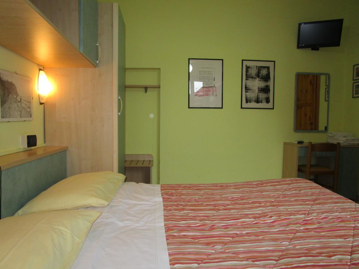 Single Room,635839824:JPEG