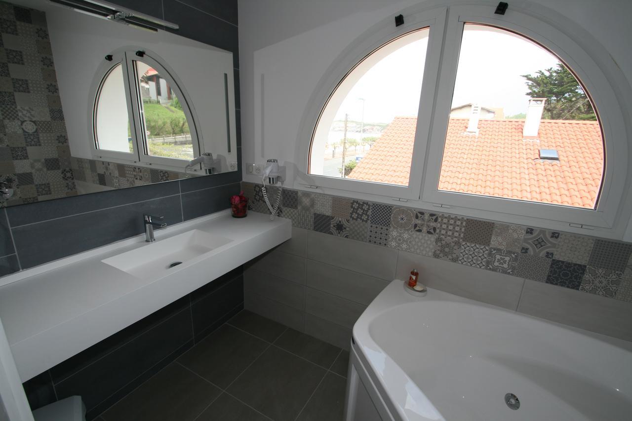 Double Room with Spa Bath,635857389:JPEG