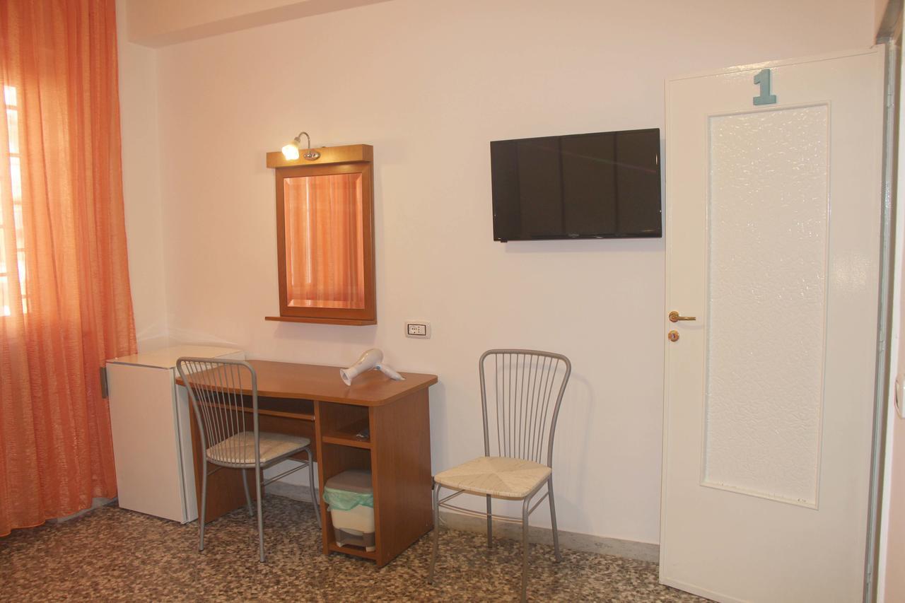 Quadruple Room Private External Bathroom