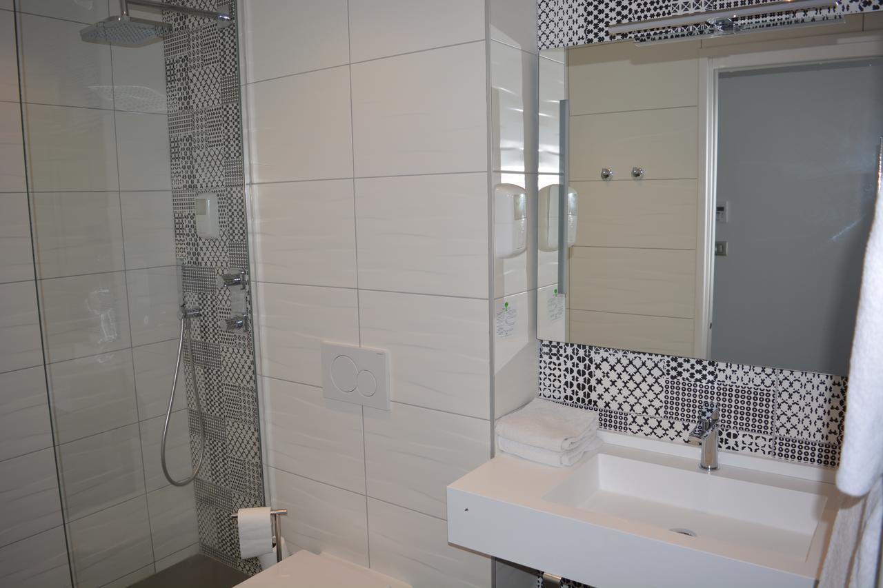 Double Room,642875898:JPEG