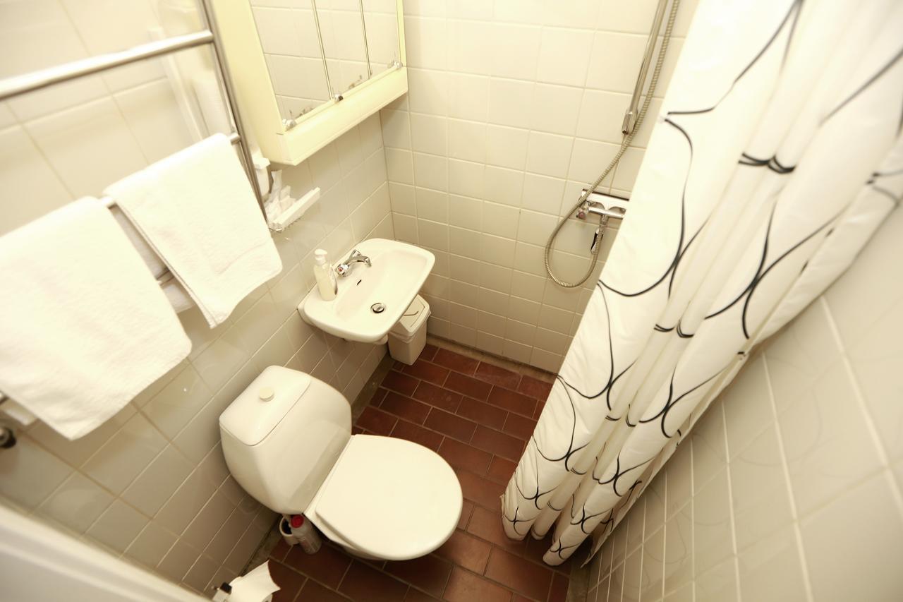 Twin Room 5th floor No Lift