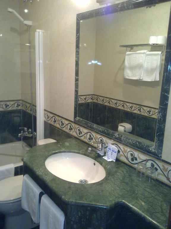 Twin Room,635347242:JPEG