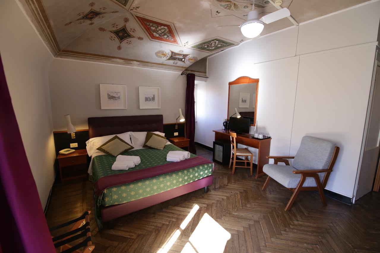 Double or Twin Room Private Bathroom