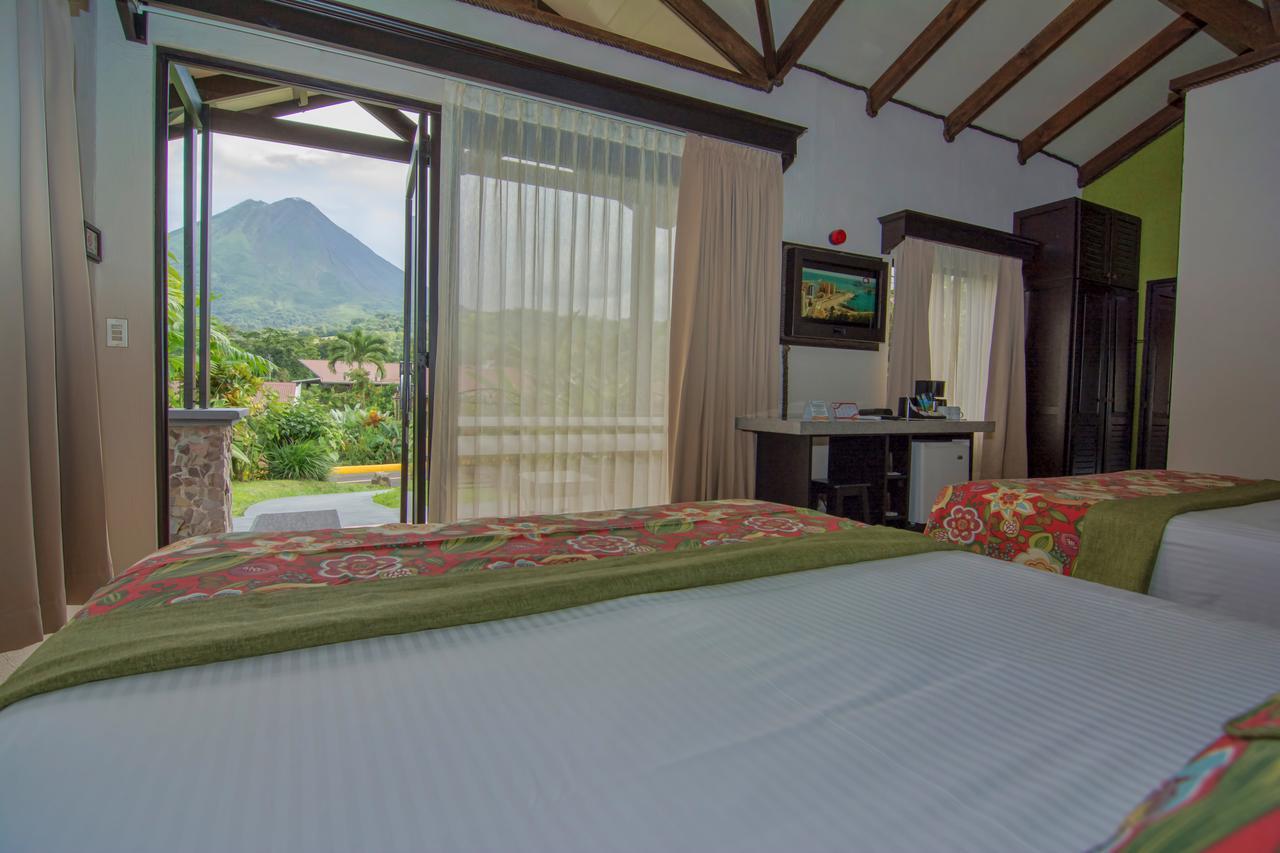 Junior Suite Queen Volcano View,1553072869:JPEG