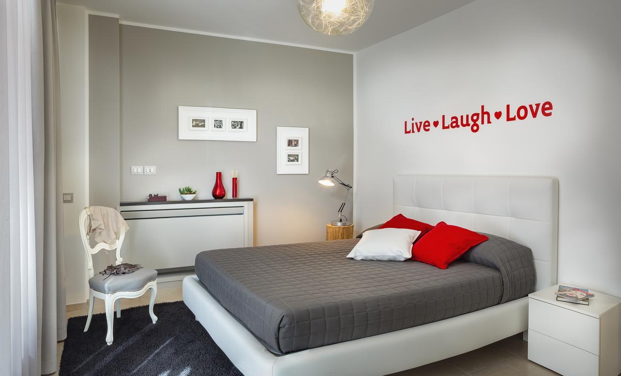 One-Bedroom Apartment,636618351:JPEG