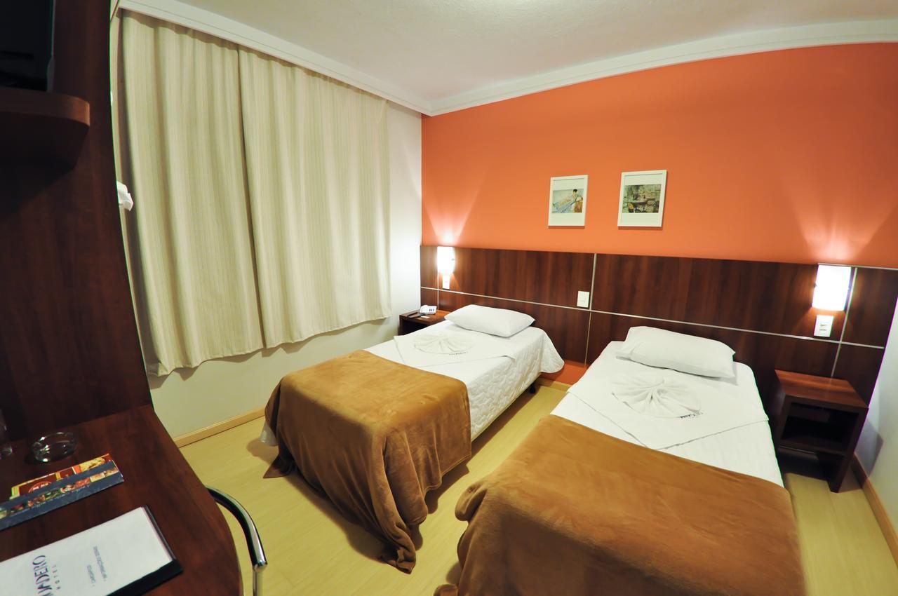 Luxury Double Room 2 single beds