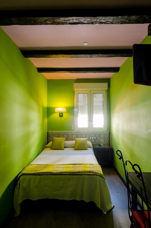 Single Room,63707611:JPEG