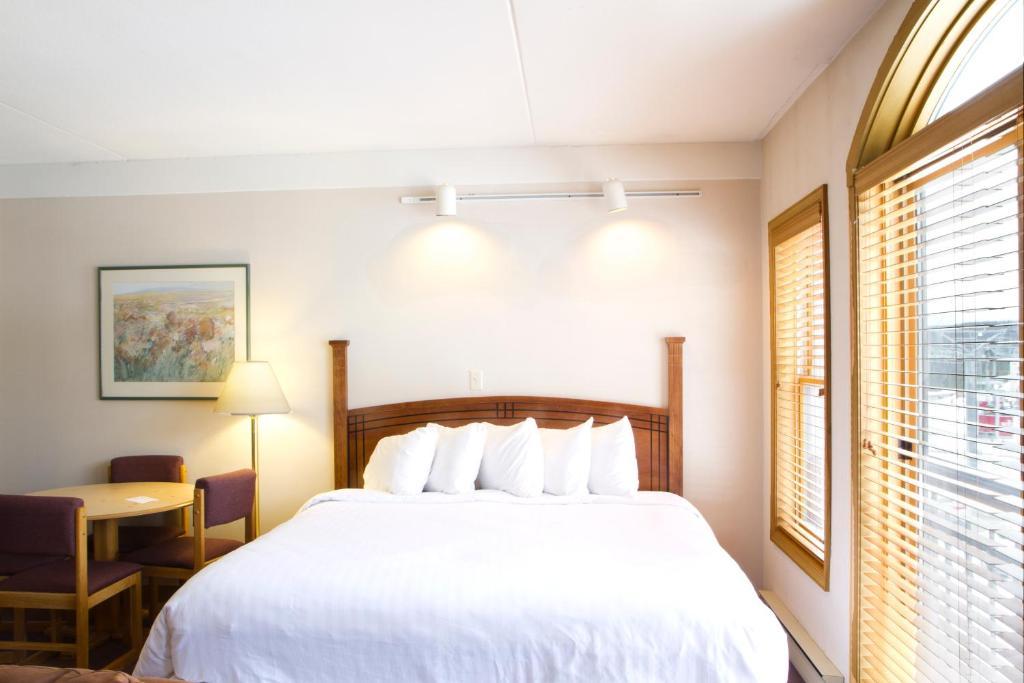 Queen Room Two Queen Beds