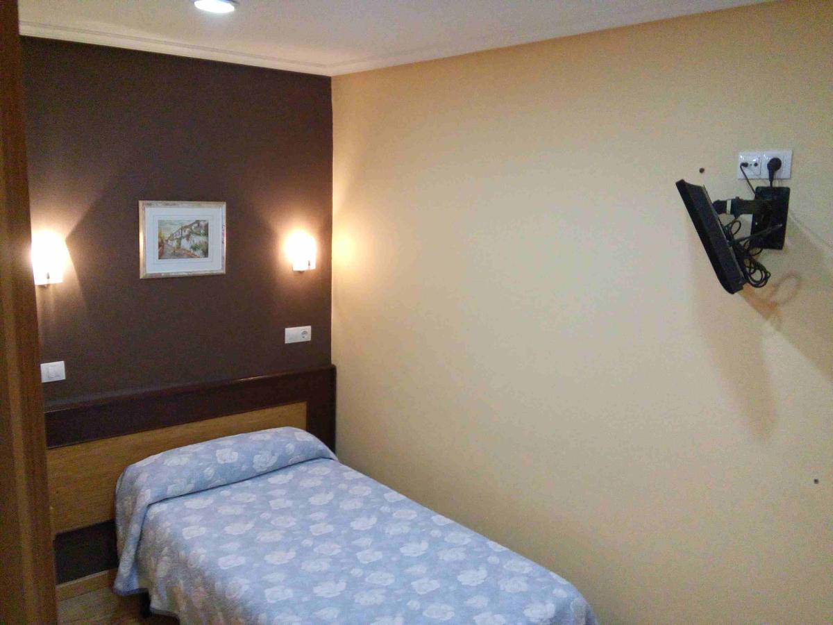 Economy Single Room,638747106:JPEG