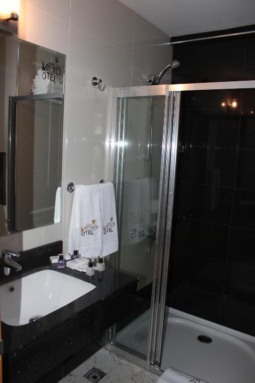 One-Bedroom Villa with Balcony - Hearing Accessible