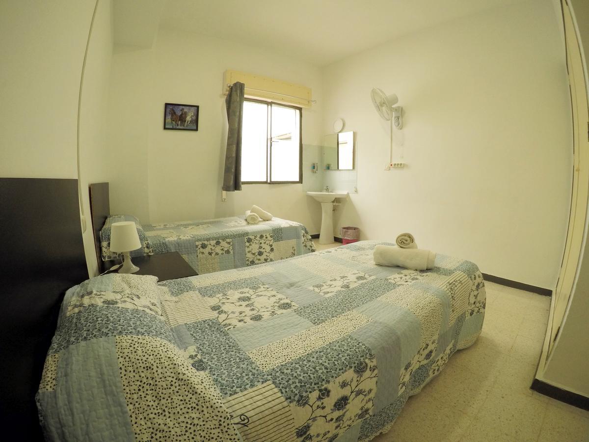 Habitación Doble con baño compartido - 2 camas