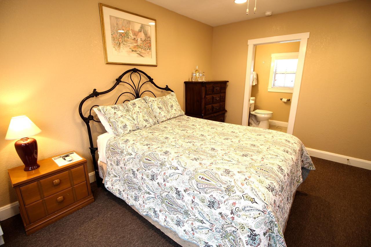 Queen Room Upper Floor