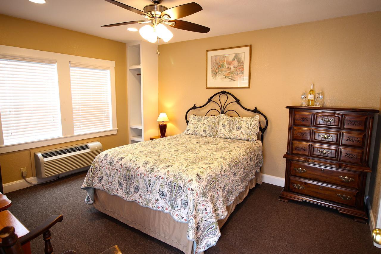 Queen Room Upper Floor