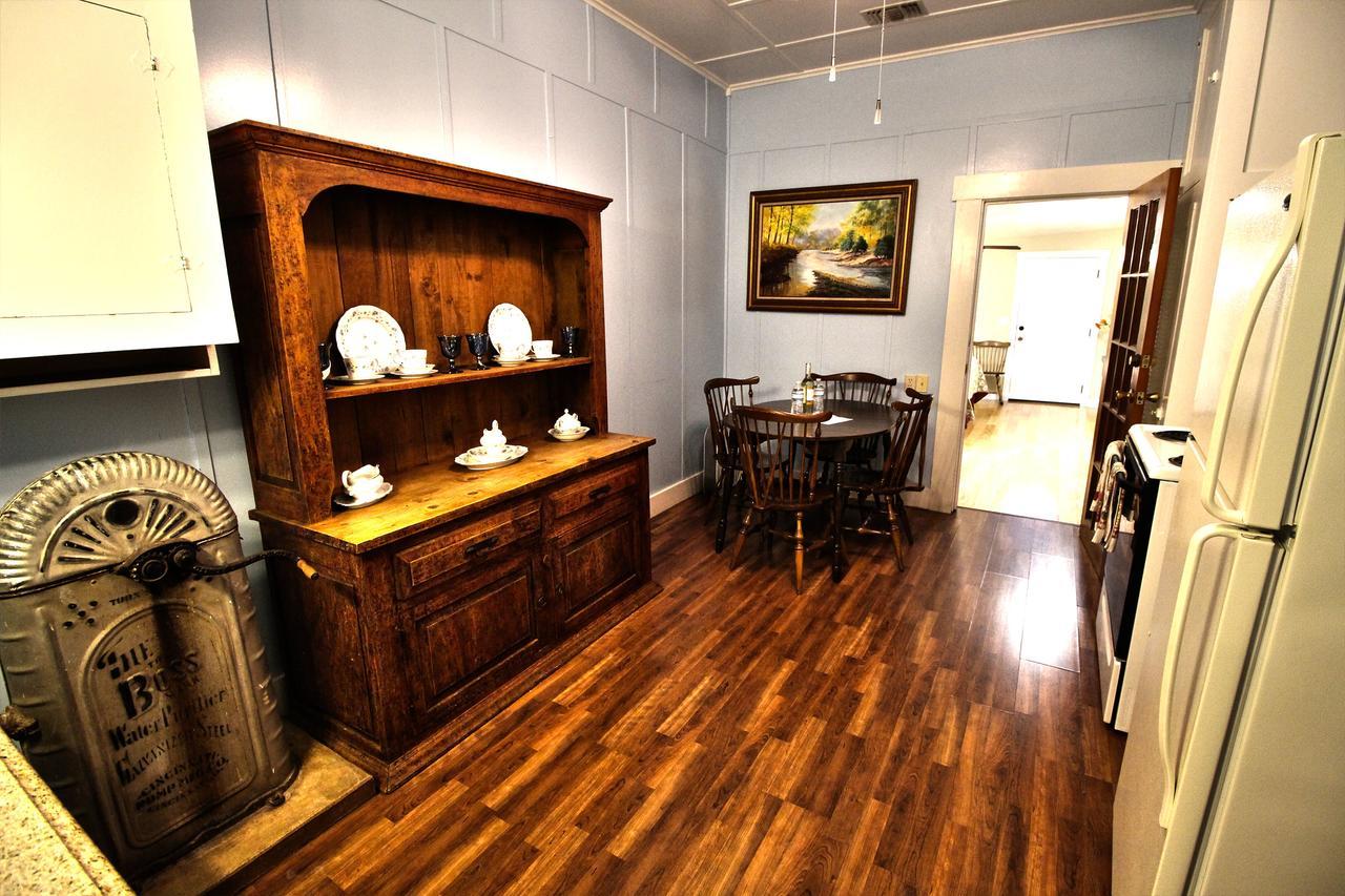 King Suite Kitchen