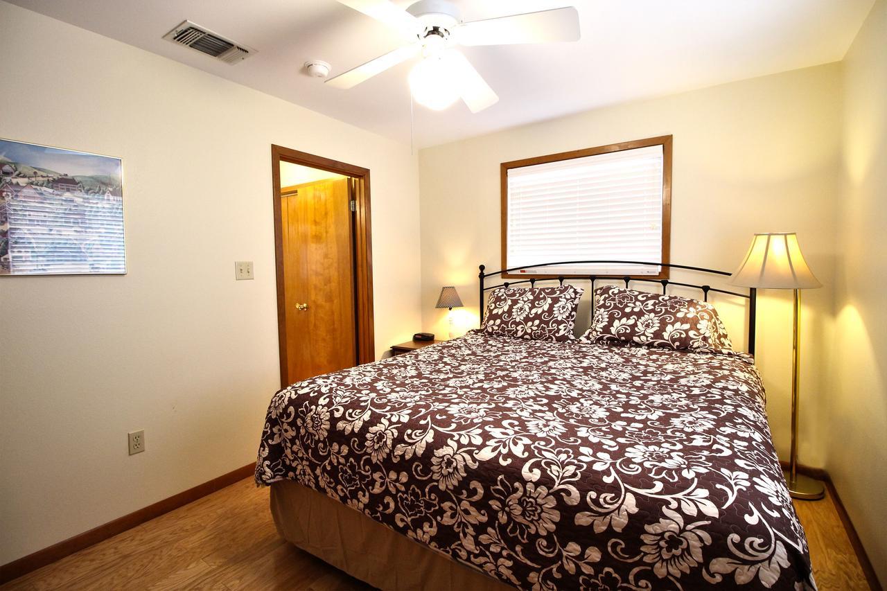 King Suite Kitchen