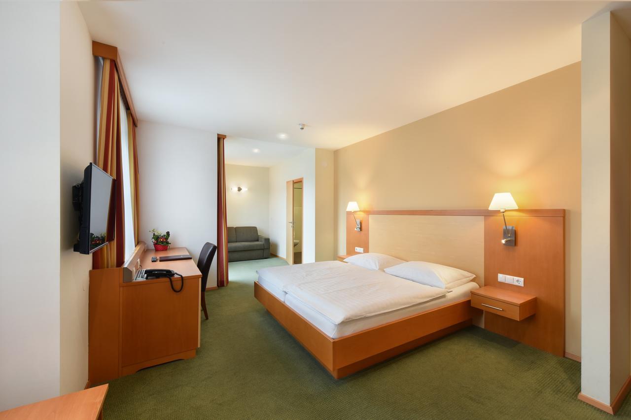Special Offer Double Room,942276874:JPEG