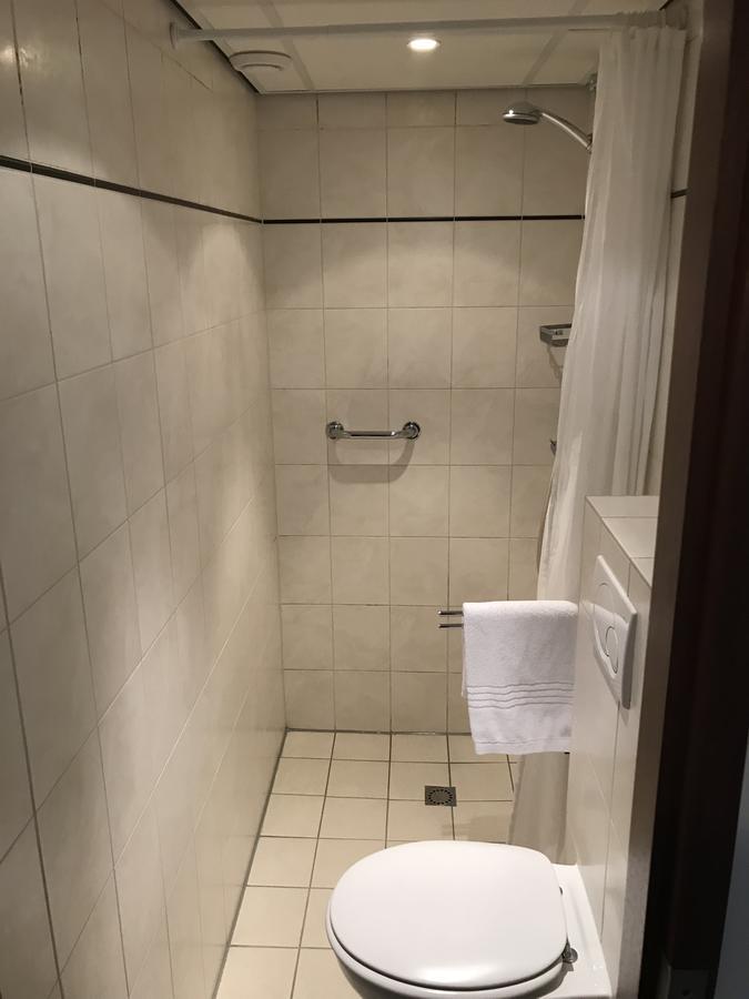 Single Room Private External Bathroom