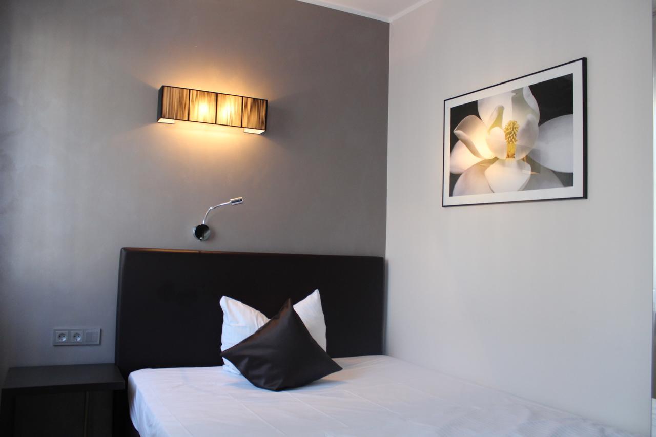 Single Room,416093958:JPEG