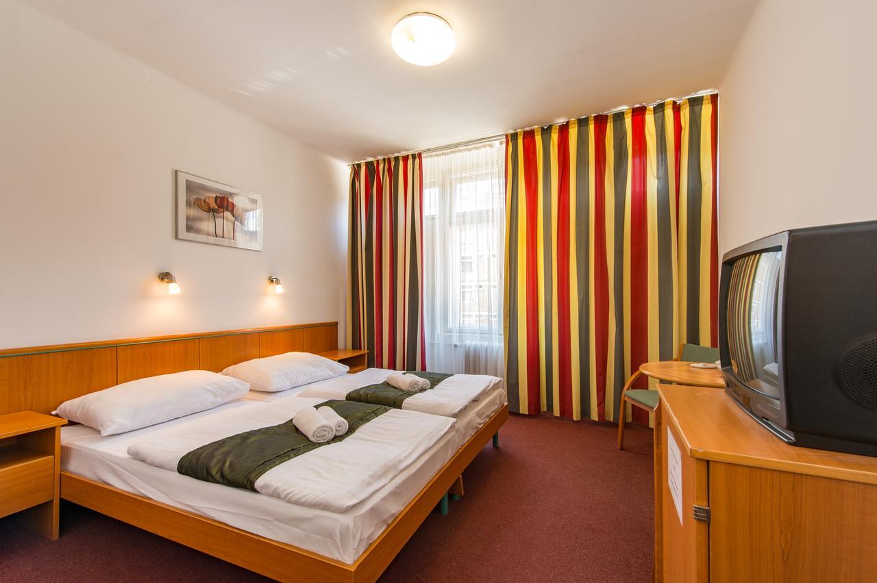 Superior Single Room,641647926:JPEG