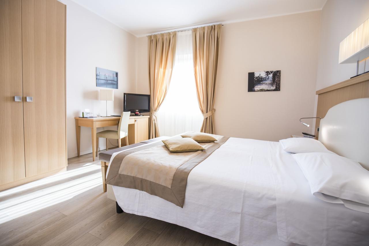 Classic Double Room with Spa Access,641741325:JPEG
