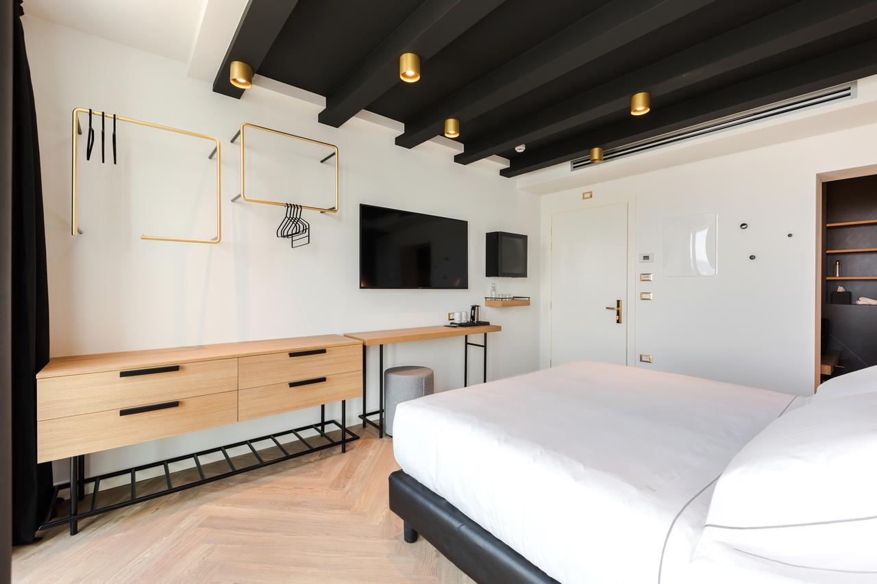Double Room Balcony,641761785:JPEG