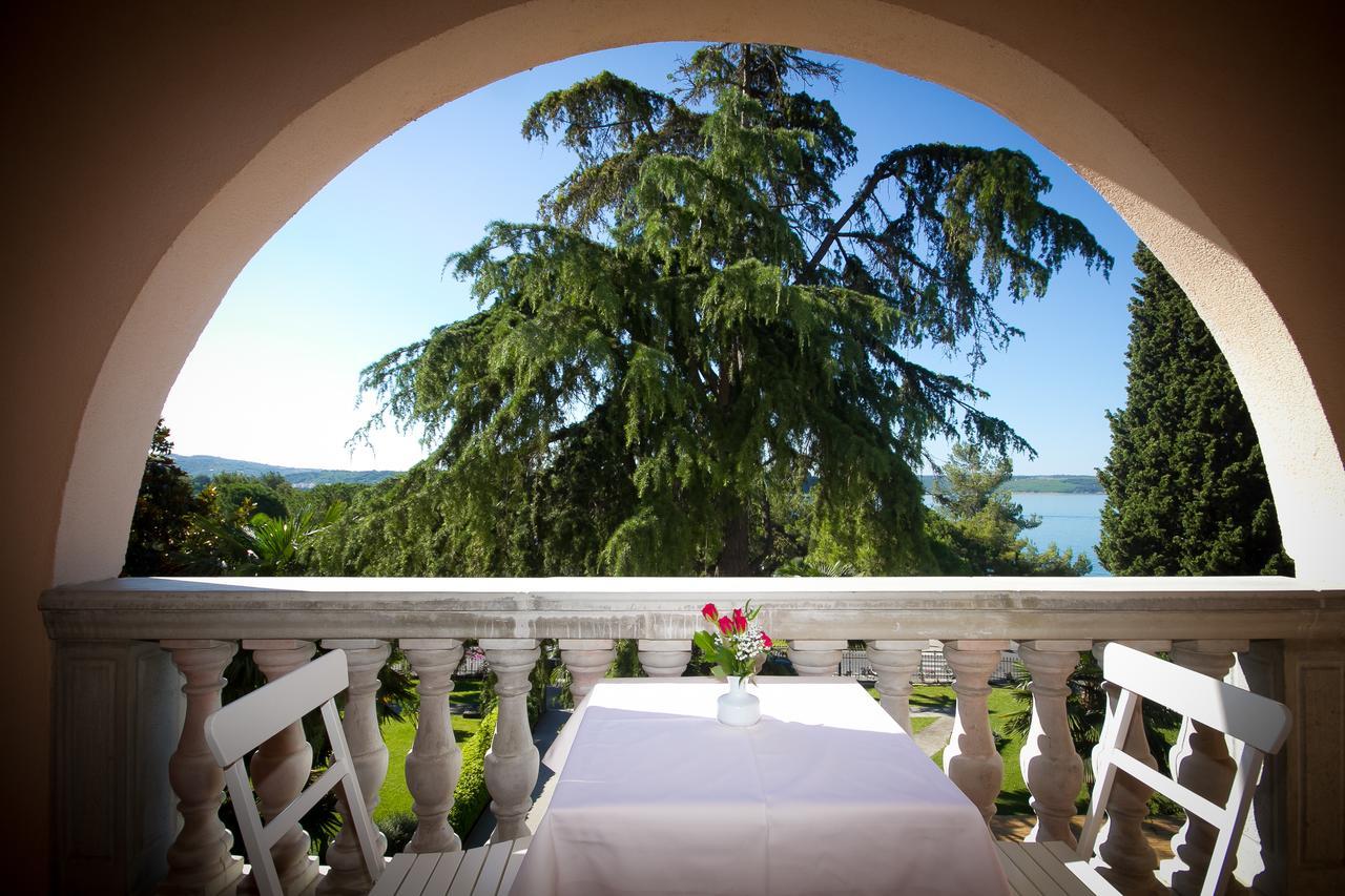 Camera Matrimoniale con Balcone e Vista Mare