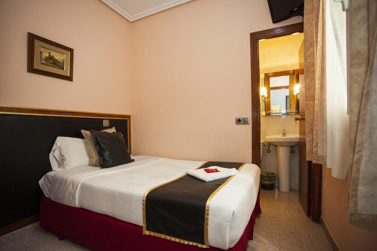 Single Room,1589284614:JPEG