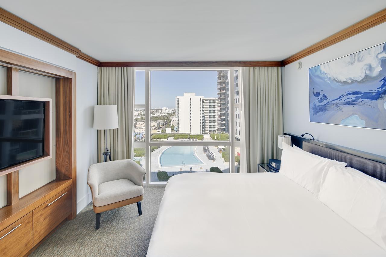 One-Bedroom Apartment King Bed City View Accessible