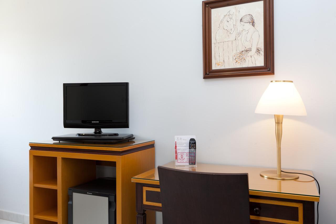 Single Room,642358026:JPEG