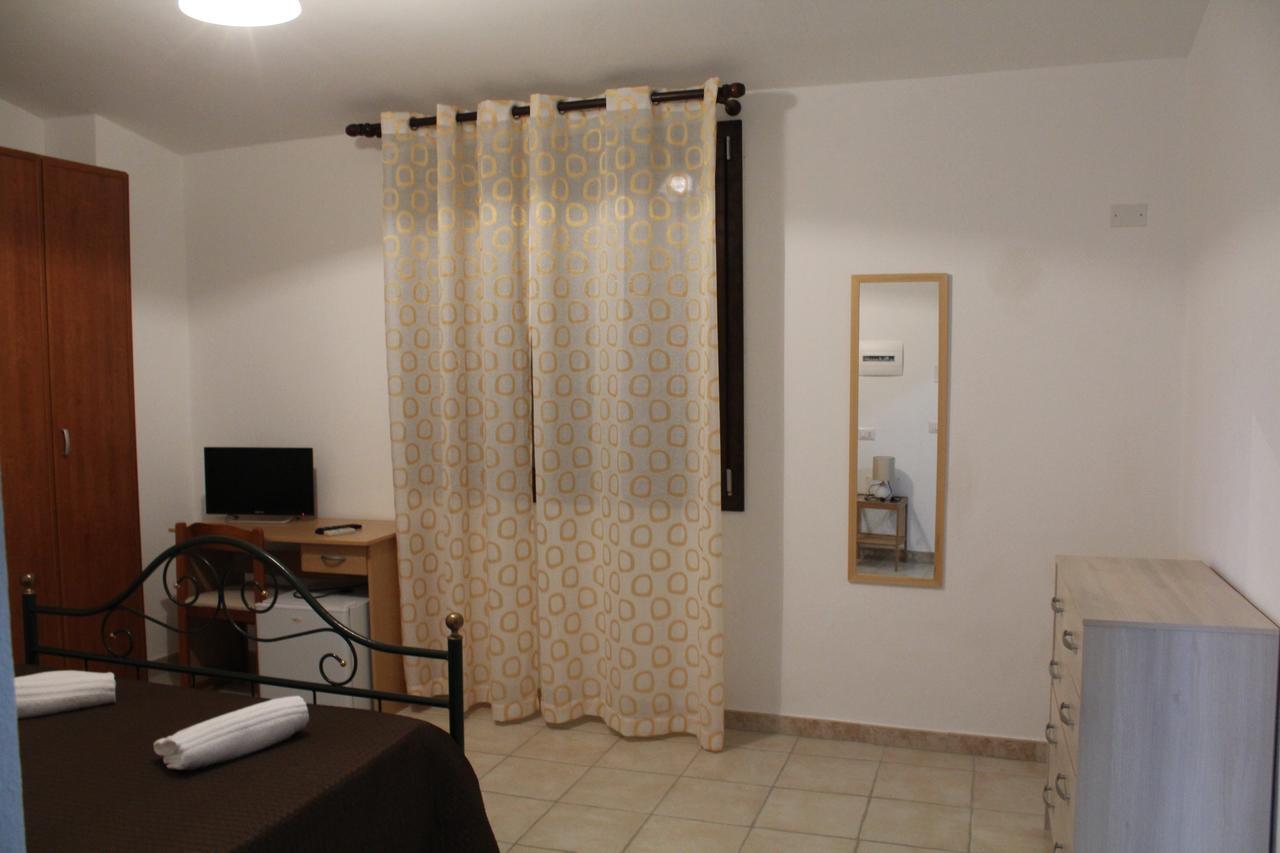 King Room Roll Shower Disability Access,643484460:JPEG