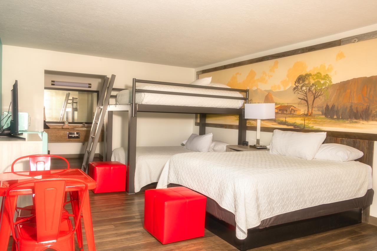 Queen w or Queen Bunk Beds